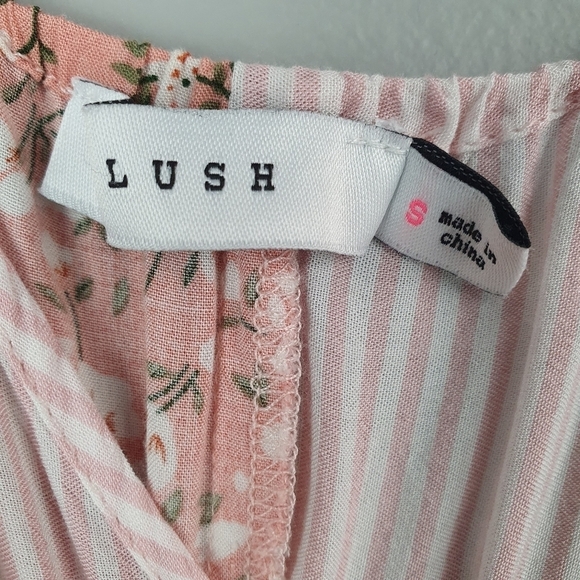 LUSH Romantic Flowy Romper Floral Striped Pink Women's Size S‎ - Picture 11 of 12